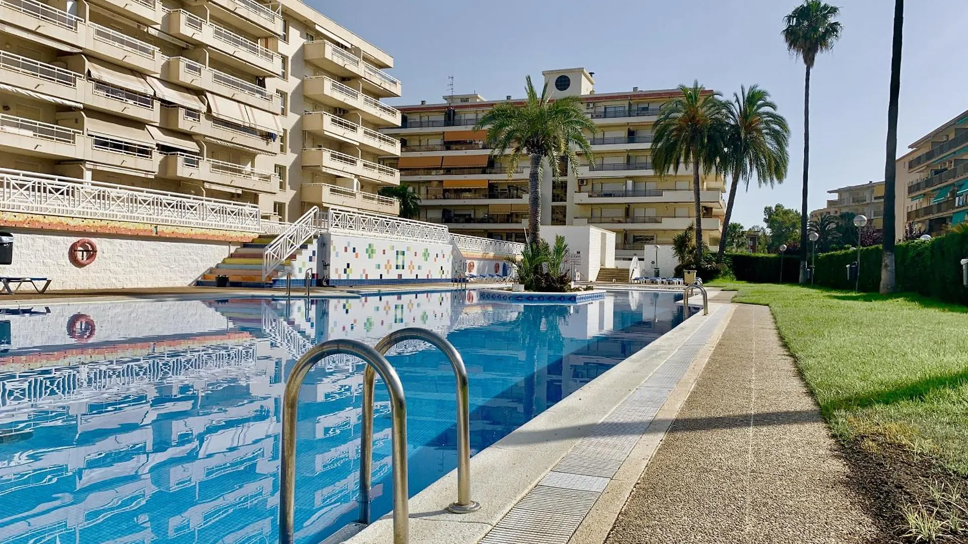 Aquamarina Apartments La Pineda