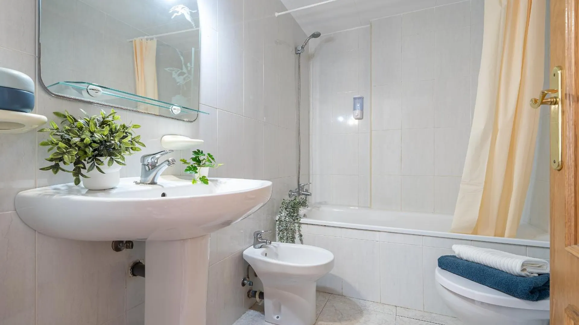 Aquamarina Apartments La Pineda 0*,  Spain
