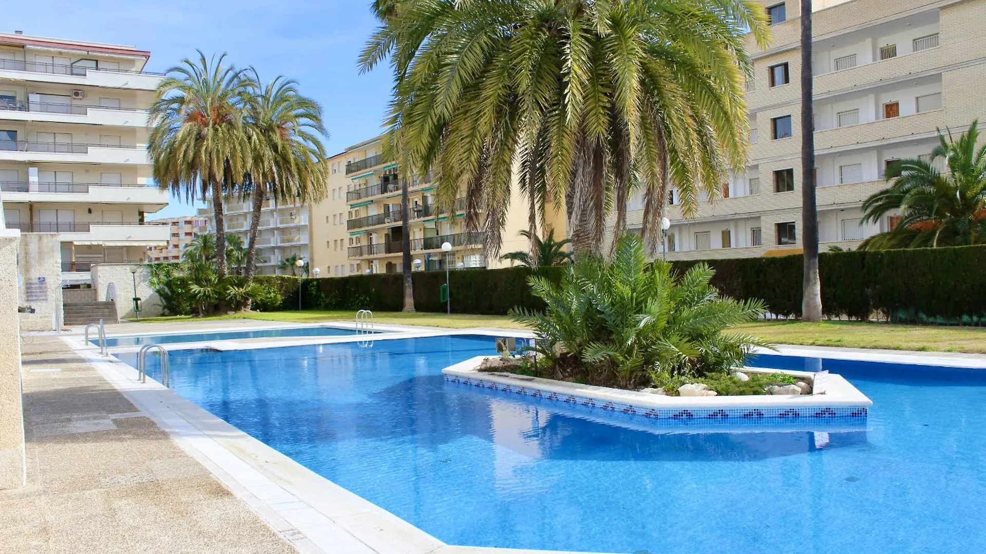 Aquamarina Apartments La Pineda