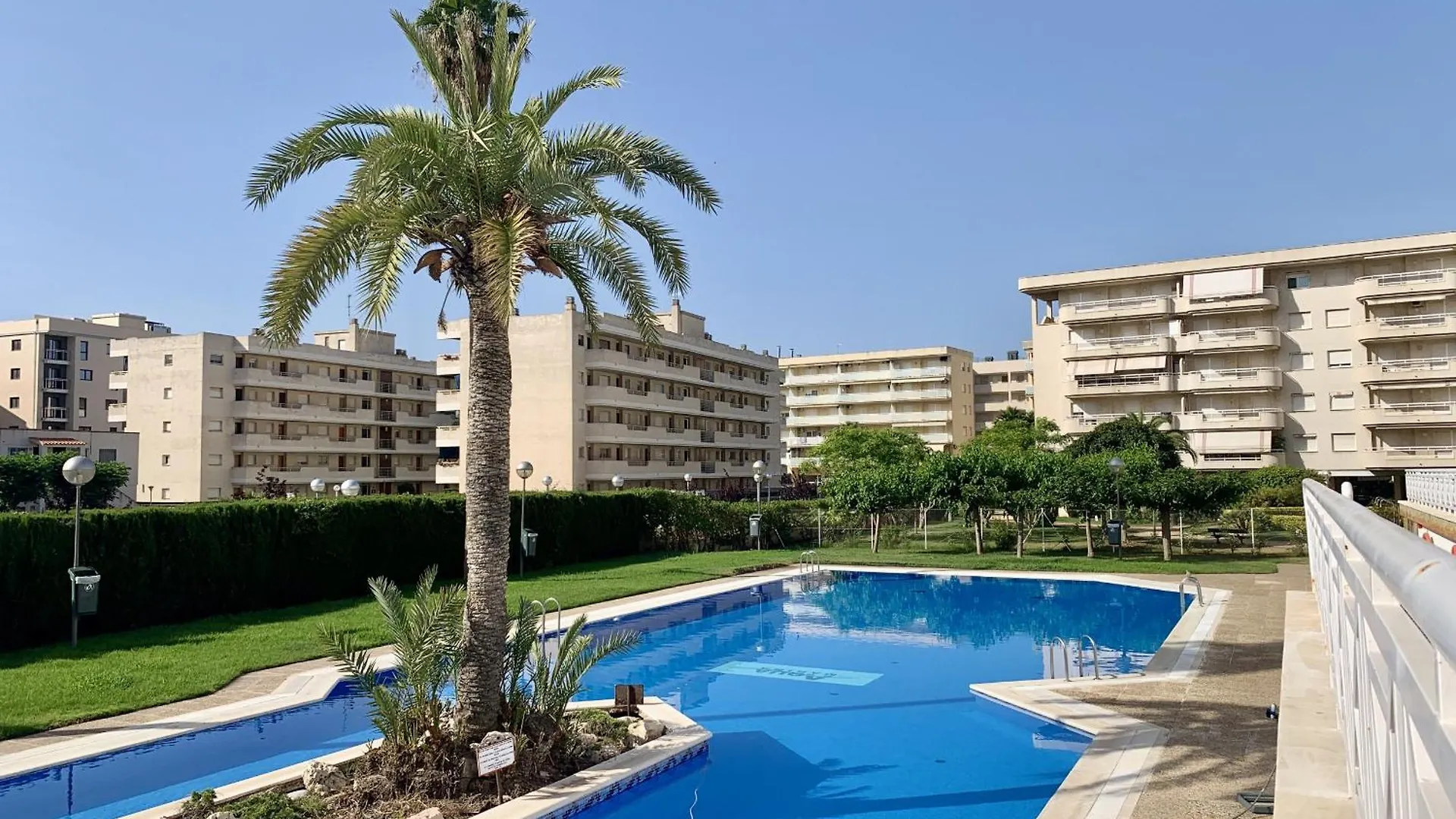 Aquamarina Apartments La Pineda Spain
