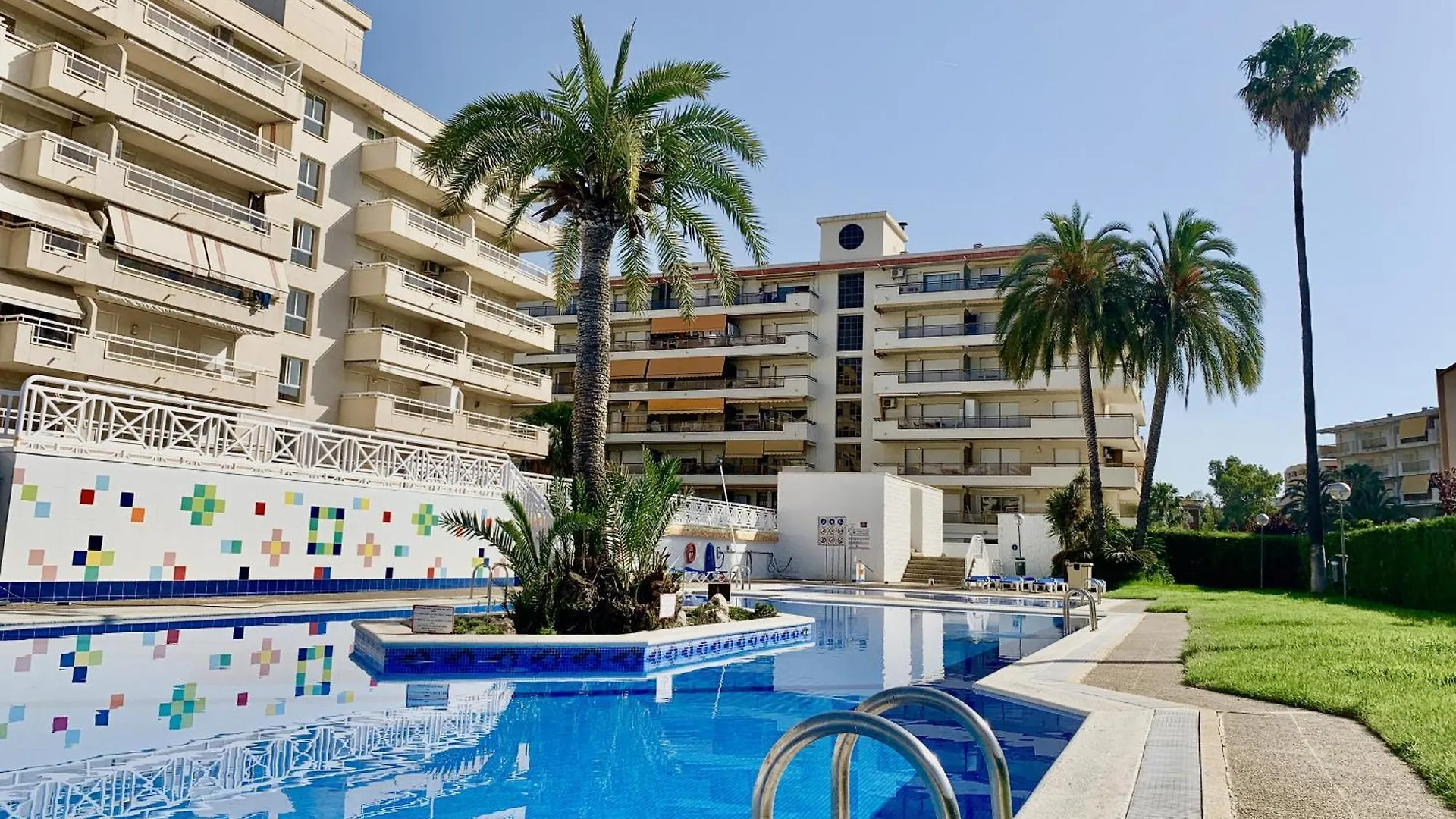 Aquamarina Apartments La Pineda 0*,  Spain